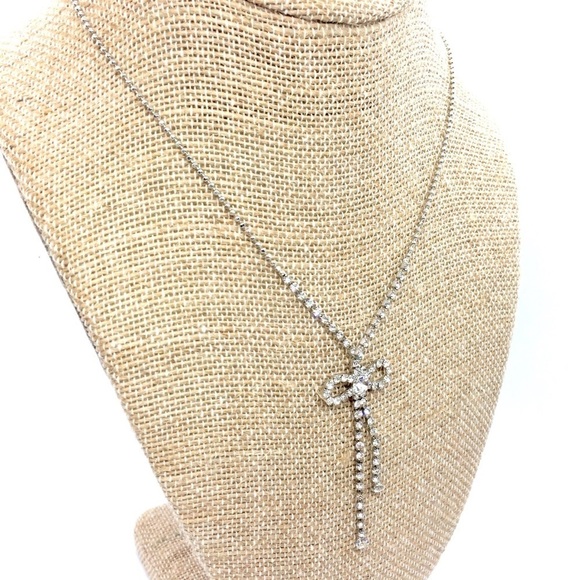 3/$30 BOW RIBBON RHINESTONE SILVER TONE DAINTY NECKLACE - Picture 4 of 10